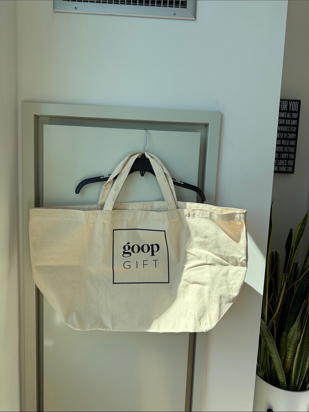 GOOP GIFT Canvas Tote Bag in Natural